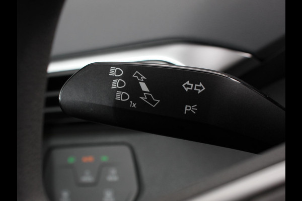 Volkswagen ID.4 Pro 77 kWh Ev SOH 95% Navigatie Apple Carplay/Android Auto Keyless PDC V+A Climate Control DAB+ Lane Assist Adaptieve Cruise control