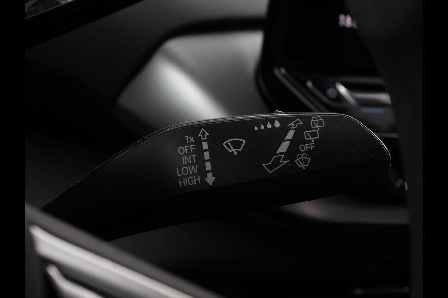 Volkswagen ID.4 Pro 77 kWh Ev SOH 95% Navigatie Apple Carplay/Android Auto Keyless PDC V+A Climate Control DAB+ Lane Assist Adaptieve Cruise control