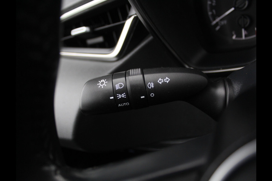 Toyota Corolla Touring Sports 1.8 Hybrid Active CAMERA | CARPLAY | ADAPCRUISE | CLIMATE | DAB | LED | LMV16 | NAVI