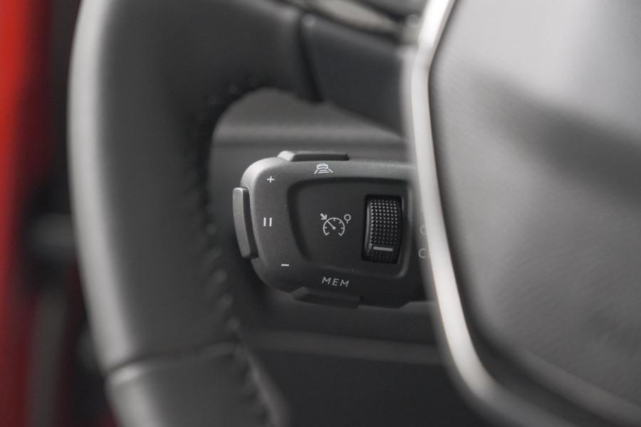 Peugeot 2008 Hybrid 145 e-DCS6 Allure | 360 Camera | Adaptieve Cruise Control | Navigatie | Dodehoekdetectie