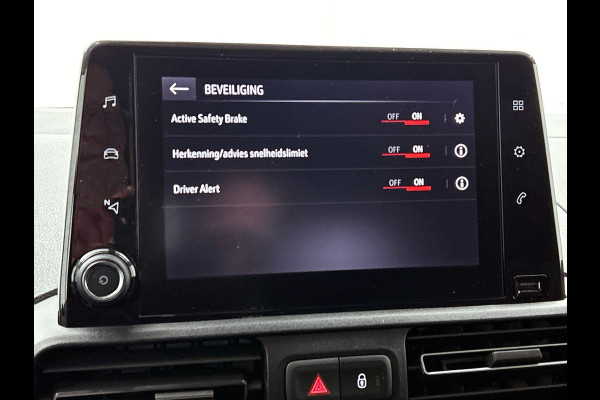 Opel Combo 1.5D L1H1 130pk Automaat Edition Airco Navigatie Apple Carplay/ Android Auto Trekhaak Betimmerd Cruise Control