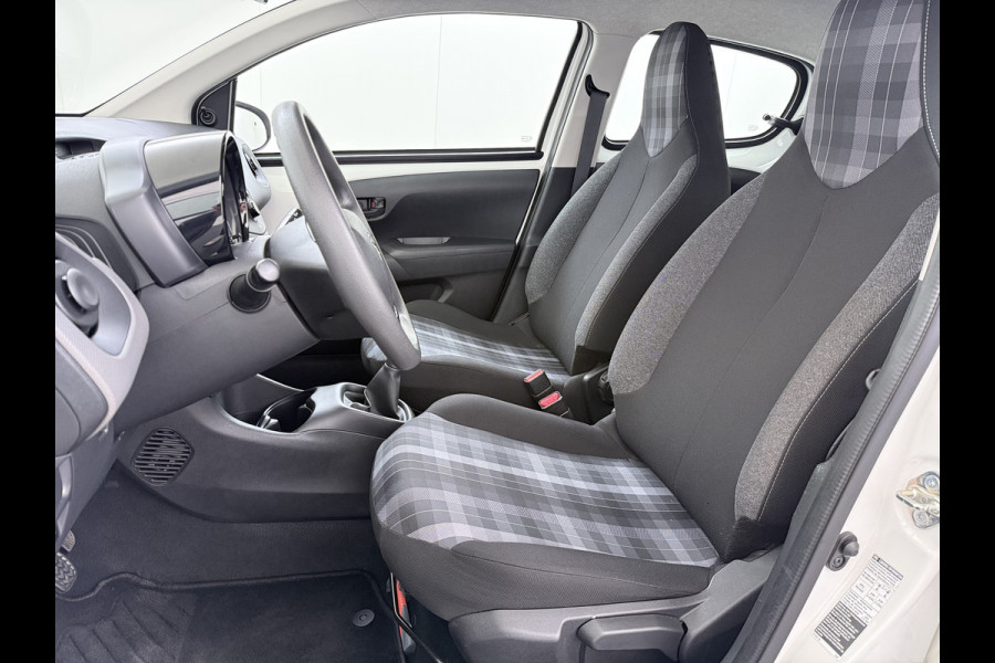 Peugeot 108 1.0 e-VTi 5Drs Airco Bluetooth Elek.Ramen Pack Premium Active Isofix ESP Mistlampen Origineel Nederlanse Auto