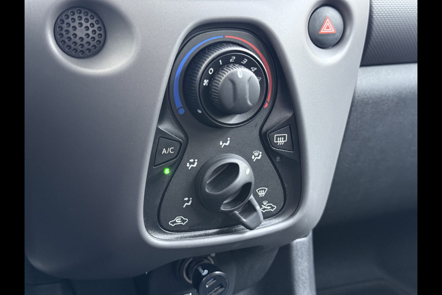 Peugeot 108 1.0 e-VTi 5Drs Airco Bluetooth Elek.Ramen Pack Premium Active Isofix ESP Mistlampen Origineel Nederlanse Auto