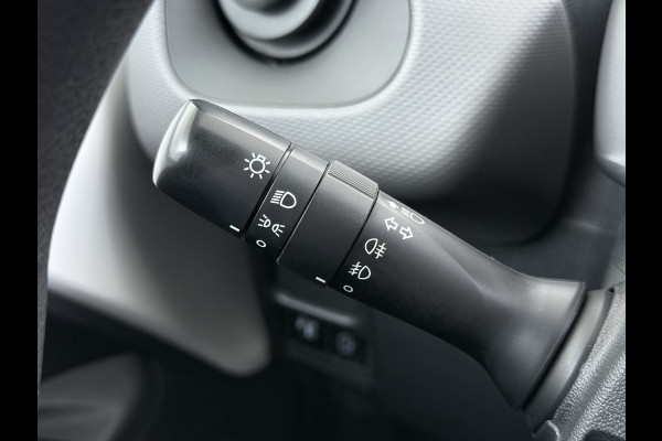 Peugeot 108 1.0 e-VTi 5Drs Airco Bluetooth Elek.Ramen Pack Premium Active Isofix ESP Mistlampen Origineel Nederlanse Auto