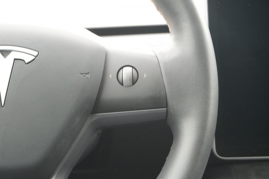 Tesla Model Y Long Range AWD 75 kWh 514 PK | Full Self Driving | Auto Pilot | Dual Motor | Panorama dak | Elektrische Stoelen | Elektrische Klep | 19 Inch |