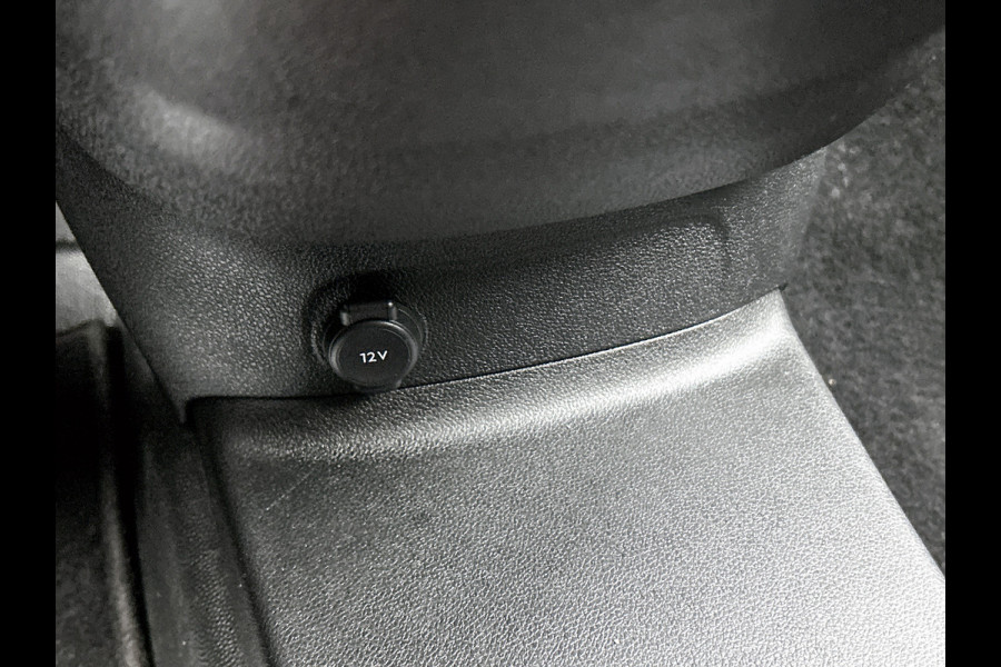 Peugeot Partner 1.2 Benzine 111PK Euro6 Premium / Airco / Navigatie / Cruise-ctr. / Schuifdeur + Raam / Radio multimedia / Apk 08-2027