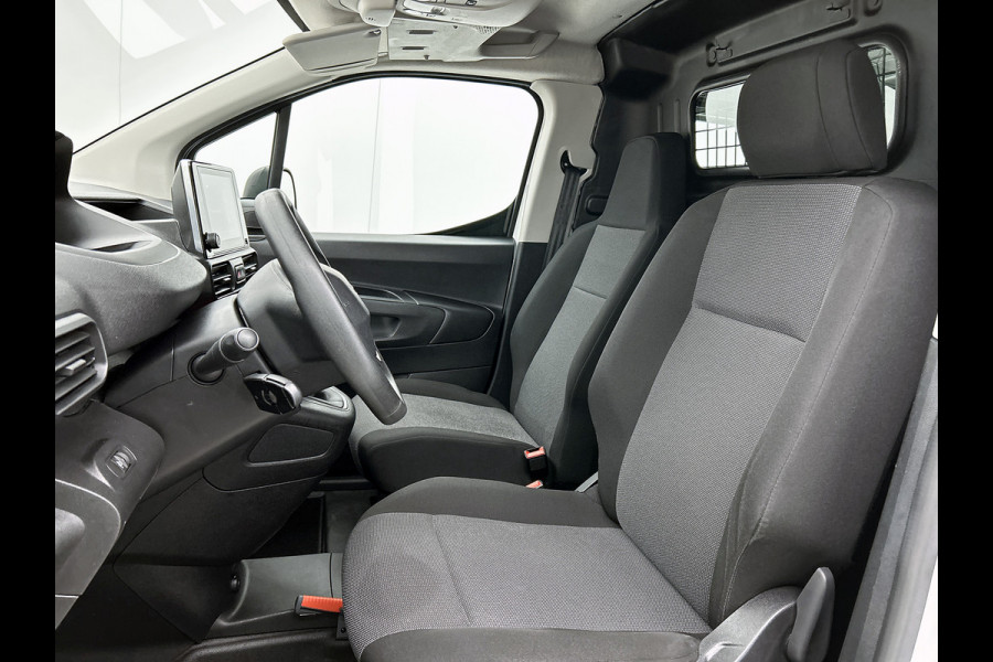 Peugeot Partner 1.2 Benzine 111PK Euro6 Premium / Airco / Navigatie / Cruise-ctr. / Schuifdeur + Raam / Radio multimedia / Apk 08-2027