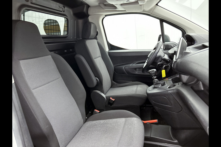 Peugeot Partner 1.2 Benzine 111PK Euro6 Premium / Airco / Navigatie / Cruise-ctr. / Schuifdeur + Raam / Radio multimedia / Apk 08-2027