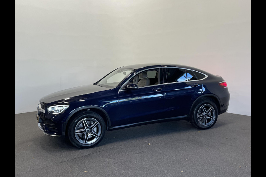 Mercedes-Benz GLC Coupé 300e 4MATIC 320pk PHEV AMG Line Navigatie Apple Carplay/Android Auto Camera Parkeersensoren Cruise Control Full Led Elektrische achterklep Stoelverwarming Climate Control Lichtmetalen velgen