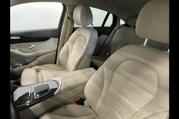 Mercedes-Benz GLC Coupé 300e 4MATIC 320pk PHEV AMG Line Navigatie Apple Carplay/Android Auto Camera Parkeersensoren Cruise Control Full Led Elektrische achterklep Stoelverwarming Climate Control Lichtmetalen velgen