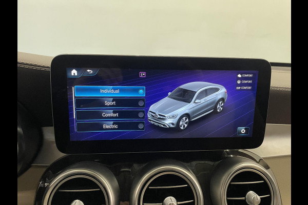 Mercedes-Benz GLC Coupé 300e 4MATIC 320pk PHEV AMG Line Navigatie Apple Carplay/Android Auto Camera Parkeersensoren Cruise Control Full Led Elektrische achterklep Stoelverwarming Climate Control Lichtmetalen velgen