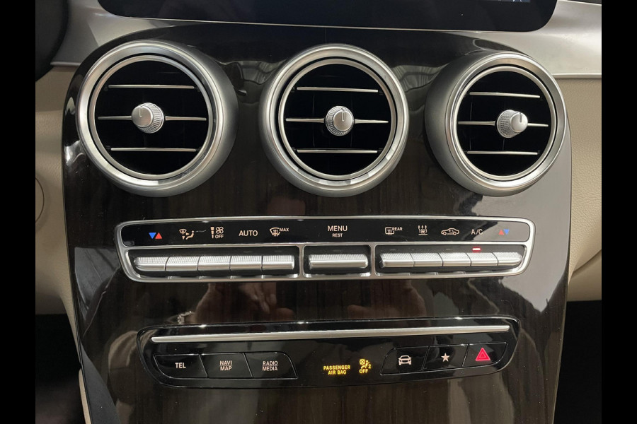Mercedes-Benz GLC Coupé 300e 4MATIC 320pk PHEV AMG Line Navigatie Apple Carplay/Android Auto Camera Parkeersensoren Cruise Control Full Led Elektrische achterklep Stoelverwarming Climate Control Lichtmetalen velgen