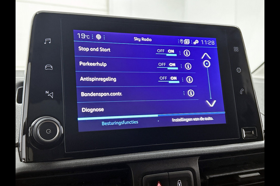 Peugeot Partner 1.2 Benzine 111PK Euro6 Premium / Airco / Navigatie / Cruise-ctr. / Schuifdeur + Raam / Radio multimedia / Apk 08-2027