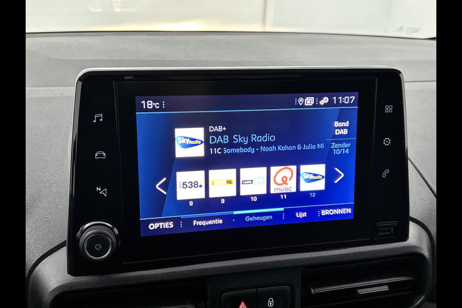 Peugeot Partner 1.2 Benzine 111PK Euro6 Premium / Airco / Navigatie / Cruise-ctr. / Schuifdeur + Raam / Radio multimedia / Apk 08-2027