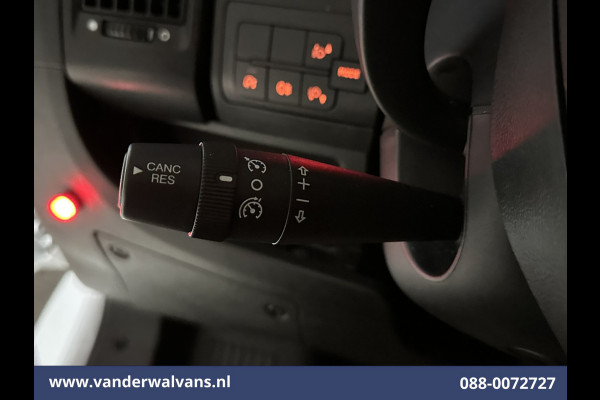 Peugeot Boxer 2.2 BlueHDi 141pk Bakwagen 436cm Lang Laadklep Euro6 Airco | Camera | Cruisecontrol | 1085kg laadvermogen Bijrijdersbank.