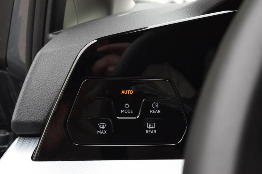 Volkswagen Golf 1.5 eTSI Goal|ACC|Stoel+stuurverw.|Carplay|Sfeer