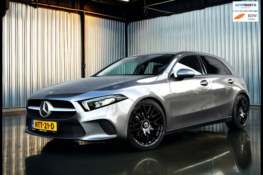 Mercedes-Benz A-Klasse 180 Business Solution AMG Line_Carplay_Camera_cruise