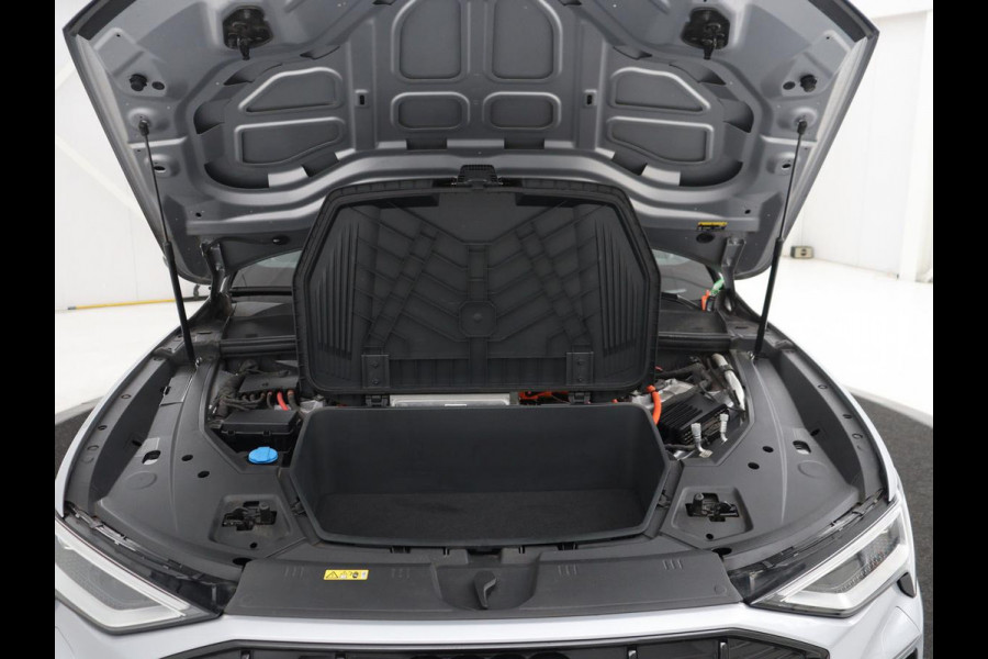 Audi e-tron Sportback 50 quattro S edition 71 kWh | SOH 90.4% | Panoramadak | Adaptive cruise | Matrix LED | Elek. Stoelen | Memory | Stoelverwarming | Camera | DAB | Leder/Alcantara | Camera | S Line