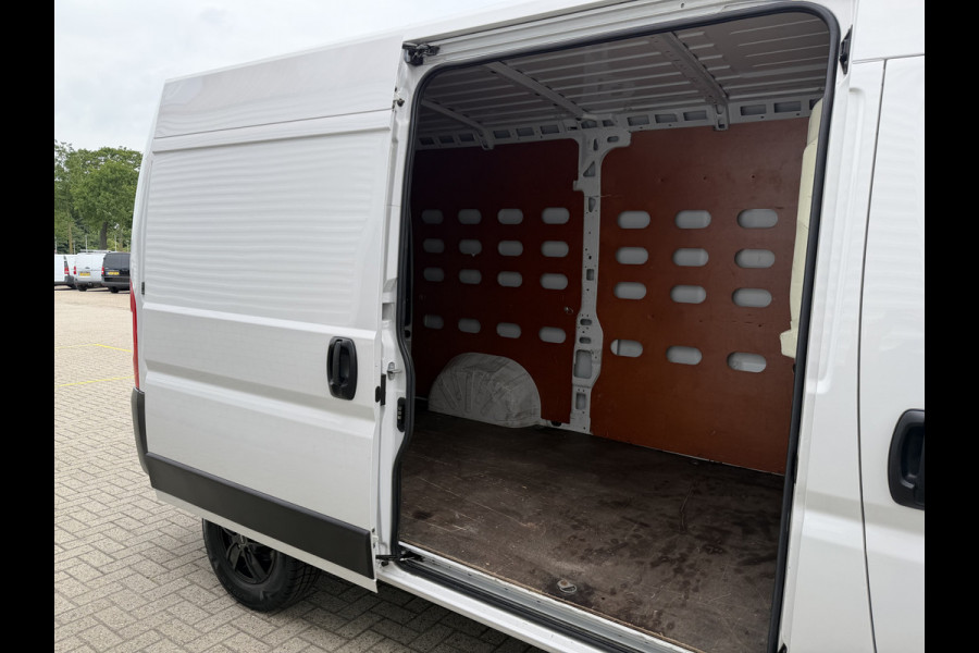 Fiat Ducato 30 2.3 MultiJet L2H2 / vaste prijs rijklaar € 14.950 ex btw / lease vanaf € 252 / lichtmetalen velgen / cruise en climate control / trekhaak / camera / euro 6 / navi