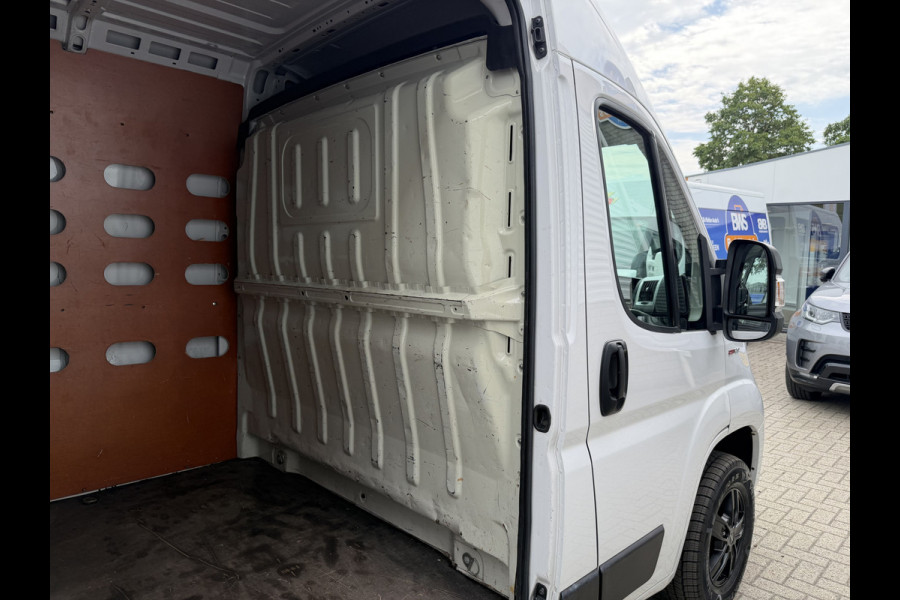 Fiat Ducato 30 2.3 MultiJet L2H2 / vaste prijs rijklaar € 14.950 ex btw / lease vanaf € 252 / lichtmetalen velgen / cruise en climate control / trekhaak / camera / euro 6 / navi