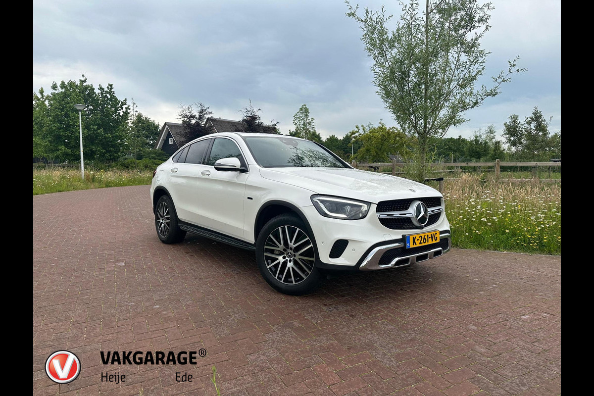 Mercedes-Benz GLC Coupé 300e 4MATIC Business Solution Luxury |  Burmester Surround | Schuifdak | 360 Camera | Digital Cockpit | NL-Auto |