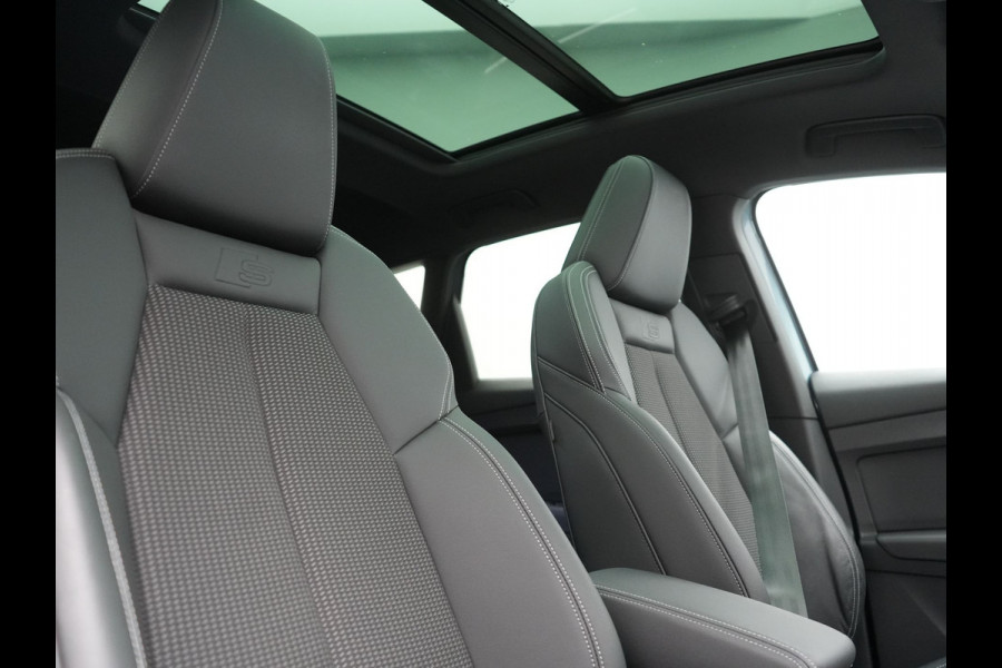 Audi Q4 e-tron 45 Quattro Edition 82 kWh 265pk Dealer O.H. | Trekhaak Af Fabriek | Panodak | S Line Interieur | Adaptive Cruise | Camera | Sportstoelen Memory & Verwarmd | Sfeerverlichting | Keyless | Navigatie | DAB |