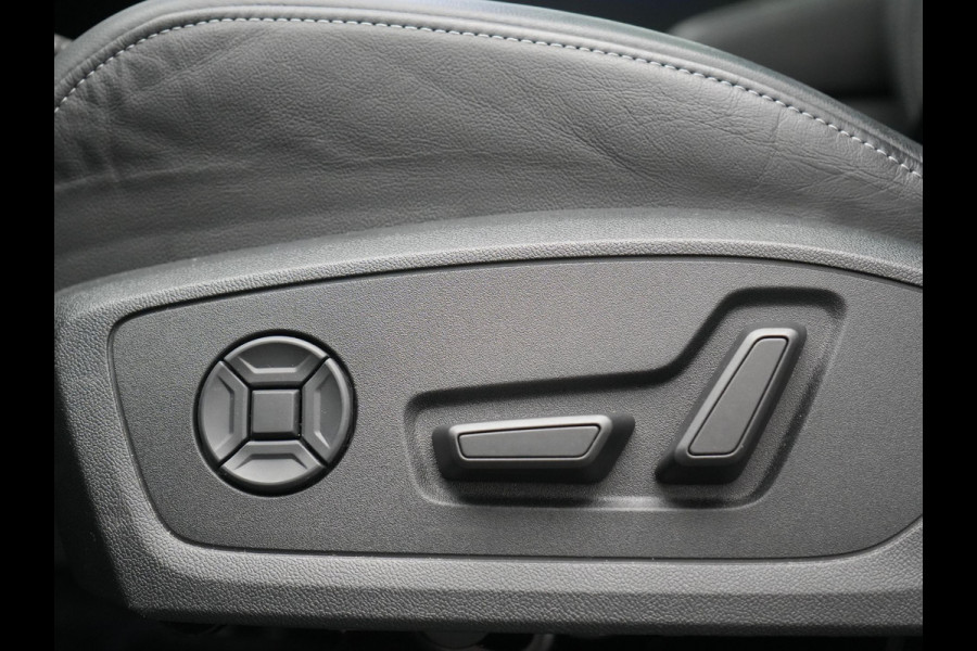 Audi Q4 e-tron 45 Quattro Edition 82 kWh 265pk Dealer O.H. | Trekhaak Af Fabriek | Panodak | S Line Interieur | Adaptive Cruise | Camera | Sportstoelen Memory & Verwarmd | Sfeerverlichting | Keyless | Navigatie | DAB |