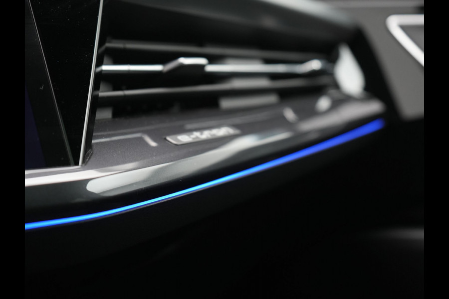 Audi Q4 e-tron 45 Quattro Edition 82 kWh 265pk Dealer O.H. | Trekhaak Af Fabriek | Panodak | S Line Interieur | Adaptive Cruise | Camera | Sportstoelen Memory & Verwarmd | Sfeerverlichting | Keyless | Navigatie | DAB |