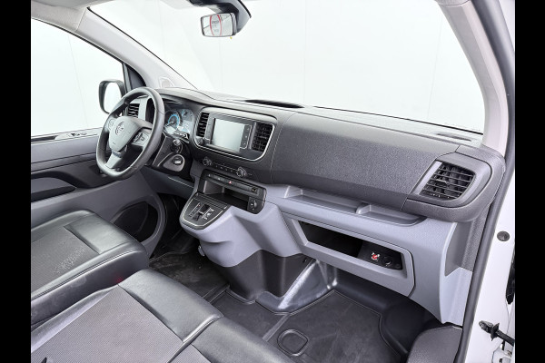 Opel Vivaro-e L2H1 75kWh Autom. 3-Persoons 360°Camera Navi Imperiaal Trekhaak Apple Carplay Android Auto Pdc Cruise Control SOH 88.5% DAB Bluetooth Betonplex Vloer Wandbetimmering Schuifdeur Regen-Lichtsensor 1.000KG Trekgewicht 1e Eigenaar Dealeronderhouden
