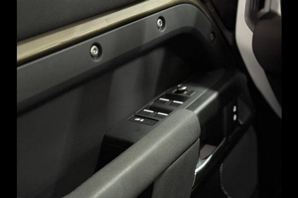 Land Rover Defender 110 2.0 D200 110 | Pano | PPF | Meridian | Trekhaak | Carplay | Geel kenteken