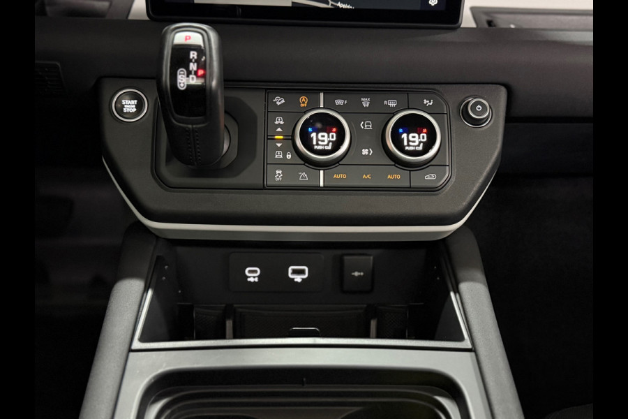 Land Rover Defender 110 2.0 D200 110 | Pano | PPF | Meridian | Trekhaak | Carplay | Geel kenteken