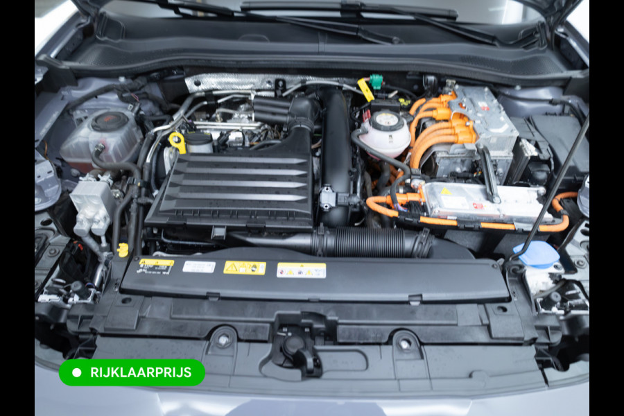CUPRA Leon Sportstourer 1.4 e-Hybrid VZ Performance | Pano dak | Elec. klep | Stoel- & stuurverw. | Travel assist | Camera | PDC V+A | DAB, Draadloze tel. alder, Sfeerverlichting