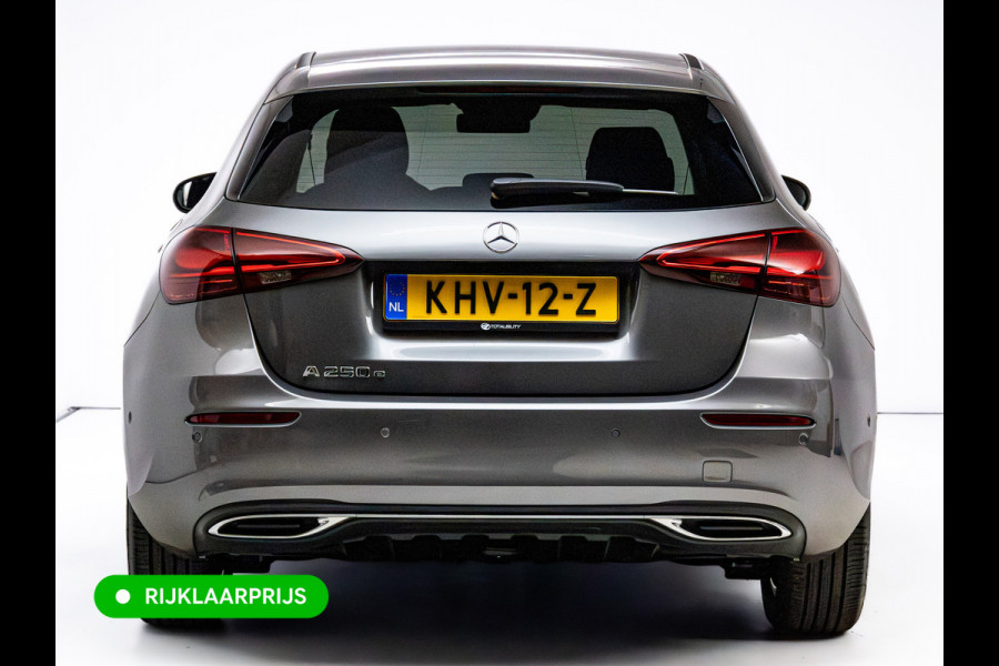 Mercedes-Benz A-Klasse 250 e Business Solution Luxury 218 PK | Adaptieve Cruise | Stoel- & Stuurverwarming | Camara | Navigatie | App. connect | Climate control | Automatisch inparkeren