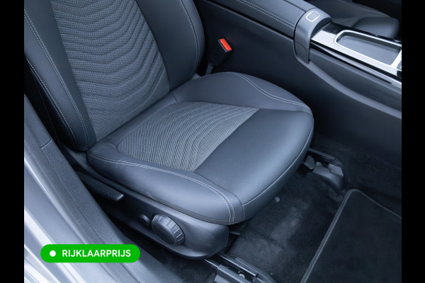 Mercedes-Benz A-Klasse 250 e Business Solution Luxury 218 PK | Adaptieve Cruise | Stoel- & Stuurverwarming | Camara | Navigatie | App. connect | Climate control | Automatisch inparkeren