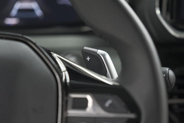 Peugeot 208 Hybrid 110 e-DCS6 Allure | Apple Carplay | Parkeersensoren Voor + Achter | Climate Control