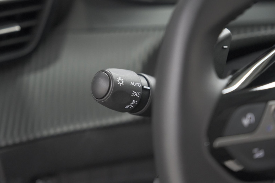 Peugeot 208 Hybrid 110 e-DCS6 Allure | Apple Carplay | Parkeersensoren Voor + Achter | Climate Control