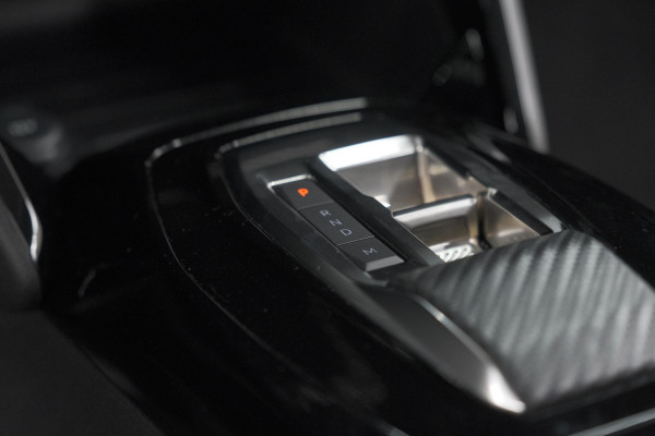 Peugeot 208 Hybrid 110 e-DCS6 Allure | Apple Carplay | Parkeersensoren Voor + Achter | Climate Control