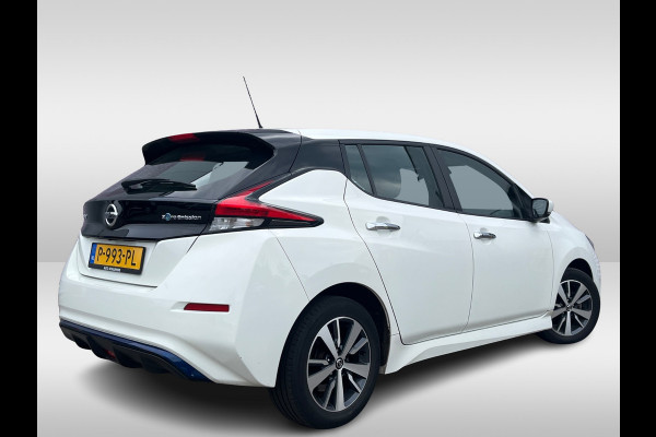 Nissan Leaf Acenta 40 kWh / Camera / CarPlay / 16'' / Keyless / Dodehoek / DAB / ACC