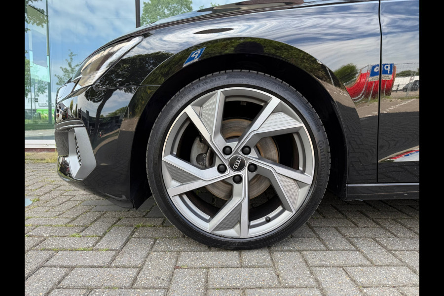 Audi A3 Sportback 35 TFSI edition one - Automaat - Pano/Schuifdak - Navi - Climate - Org.NL