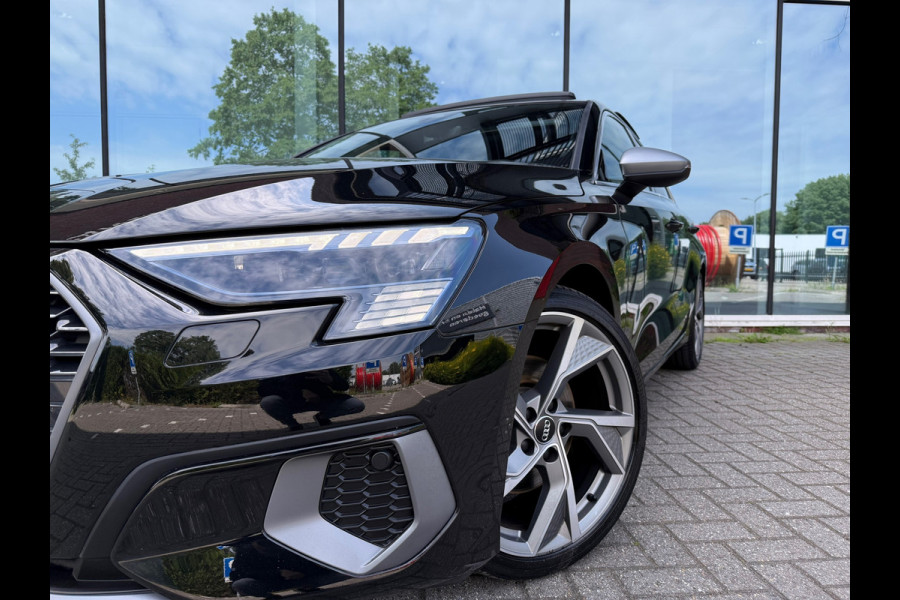 Audi A3 Sportback 35 TFSI edition one - Automaat - Pano/Schuifdak - Navi - Climate - Org.NL
