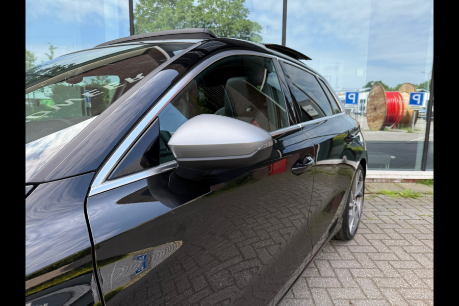 Audi A3 Sportback 35 TFSI edition one - Automaat - Pano/Schuifdak - Navi - Climate - Org.NL