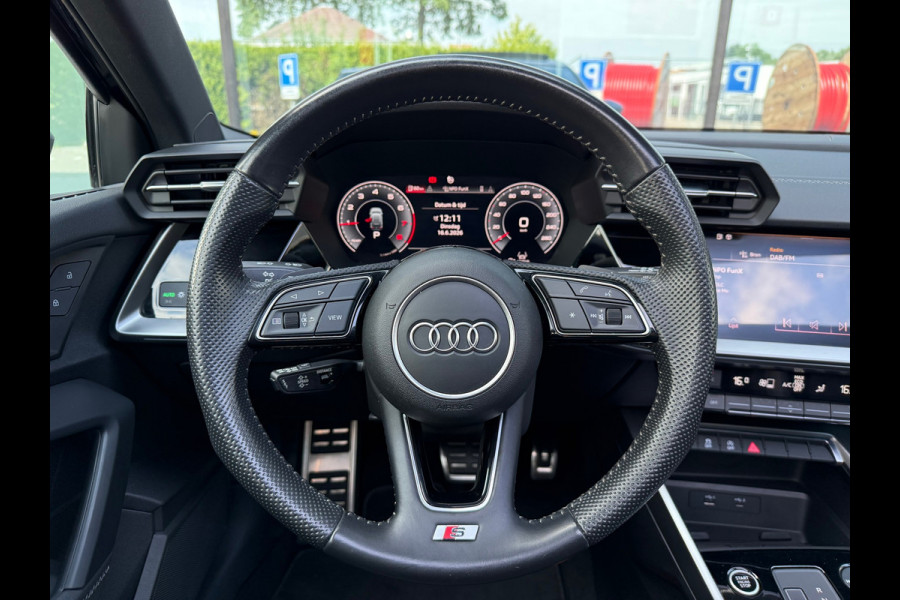 Audi A3 Sportback 35 TFSI edition one - Automaat - Pano/Schuifdak - Navi - Climate - Org.NL