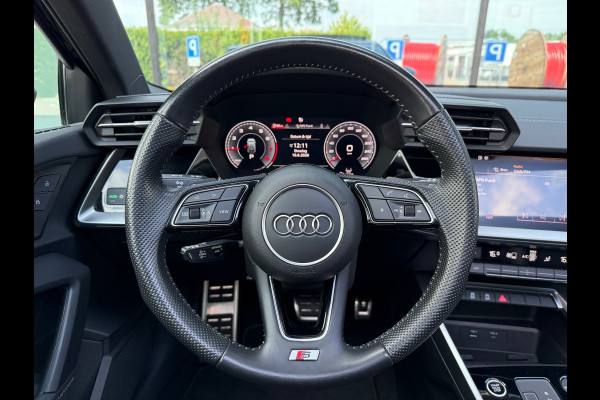 Audi A3 Sportback 35 TFSI edition one - Automaat - Pano/Schuifdak - Navi - Climate - Org.NL