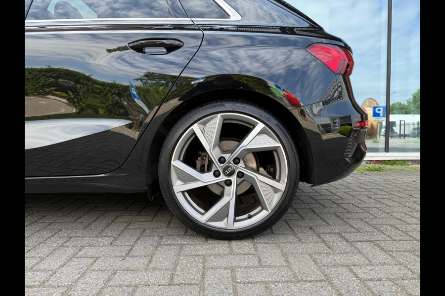 Audi A3 Sportback 35 TFSI edition one - Automaat - Pano/Schuifdak - Navi - Climate - Org.NL