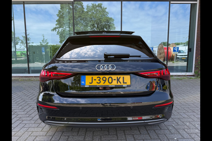 Audi A3 Sportback 35 TFSI edition one - Automaat - Pano/Schuifdak - Navi - Climate - Org.NL