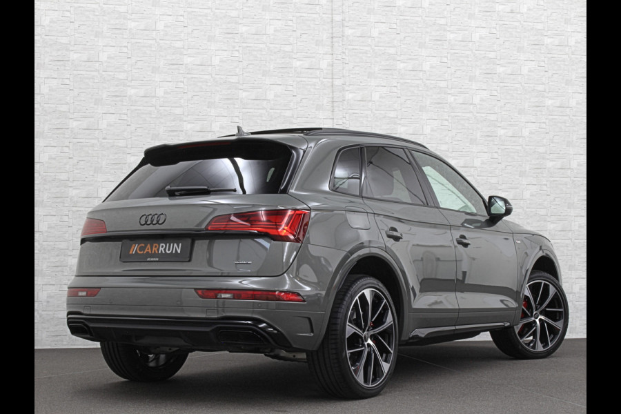 Audi Q5 55 367pk Competition RS Leder | ACC | Panorama | Lane Assist | 21" | Sfeerverlichting | Camera | Carplay | Stuurwielverwarming | Black Optic | Draadloos laden | Sportstoelen | 91000,= Nw.Pr. | 10-2024 | 23dkm! | Fabr. Garantie.