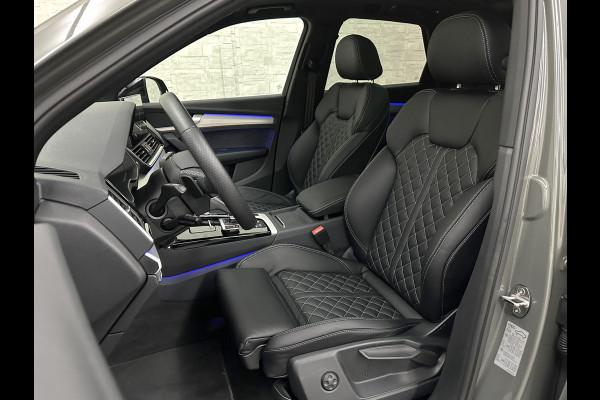 Audi Q5 55 367pk Competition RS Leder | ACC | Panorama | Lane Assist | 21" | Sfeerverlichting | Camera | Carplay | Stuurwielverwarming | Black Optic | Draadloos laden | Sportstoelen | 91000,= Nw.Pr. | 10-2024 | 23dkm! | Fabr. Garantie.