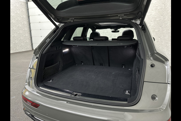 Audi Q5 55 367pk Competition RS Leder | ACC | Panorama | Lane Assist | 21" | Sfeerverlichting | Camera | Carplay | Stuurwielverwarming | Black Optic | Draadloos laden | Sportstoelen | 91000,= Nw.Pr. | 10-2024 | 23dkm! | Fabr. Garantie.