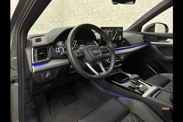 Audi Q5 55 367pk Competition RS Leder | ACC | Panorama | Lane Assist | 21" | Sfeerverlichting | Camera | Carplay | Stuurwielverwarming | Black Optic | Draadloos laden | Sportstoelen | 91000,= Nw.Pr. | 10-2024 | 23dkm! | Fabr. Garantie.