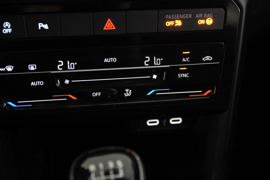 Volkswagen T-Cross 1.0 TSI Life Edition *1ste Eigenaar*Navigatie*Camera*Carplay*
